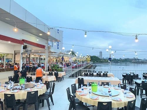 Wey Wey Seafood restaurant in Batam